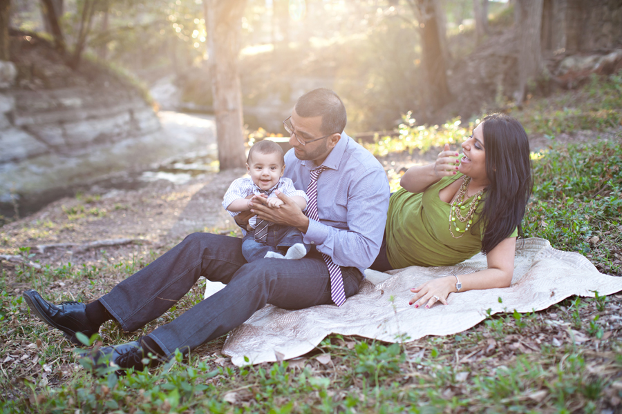 Monicablog_010 Laughing Family in Dallas Park