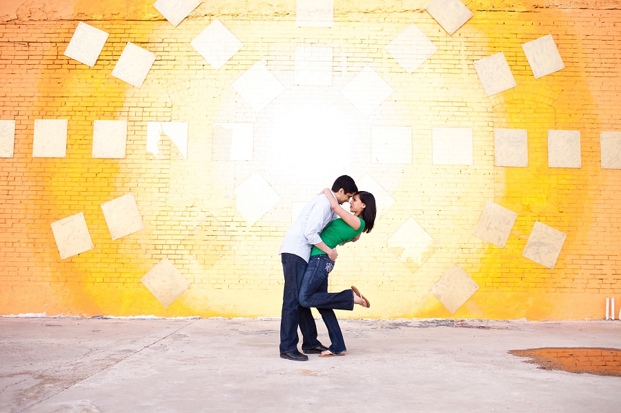 2011Favorites_006 Lynn in Love Photo, Dallas Wedding Photographer with bright colored sunburst wall