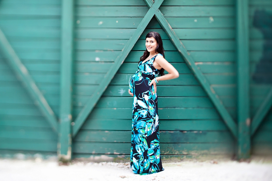 2011Favorites_030 Lynn in Love Photo, Dallas Maternity Photographer with Indian mother and green wall