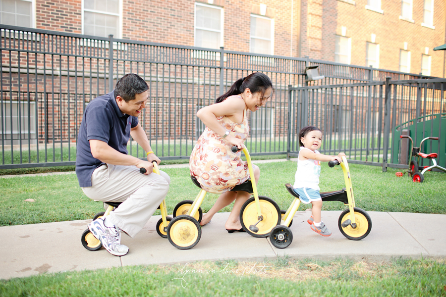 Family on tricycles for portraits by Lynn in Love Photo, Dallas and Houston Family Photographer